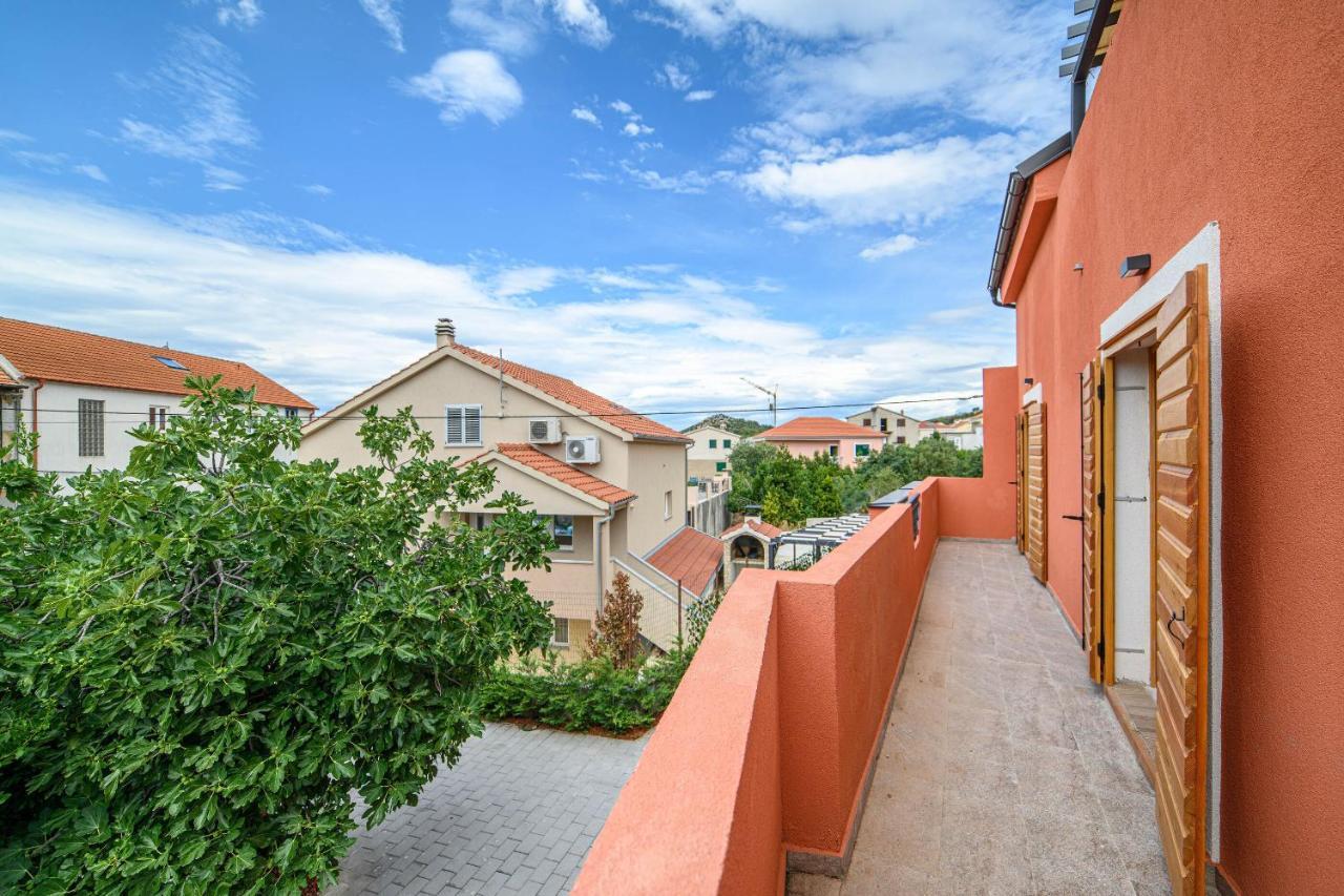 Apartments Orsula Near Old Town 시베니크 외부 사진